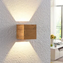Lindby LED-vegglampe Benicio, 11 cm, kantet, tre Online