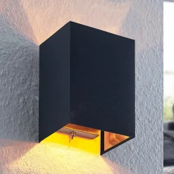 Lindby Lukani vegglampe, kantet| Design- Og Hotellbelysning|Vegglamper