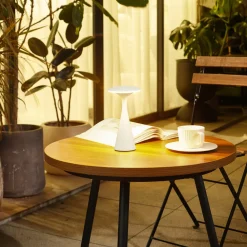 Lindby oppladbar LED-bordlampe Evelen, hvit, IP54, CCT Best