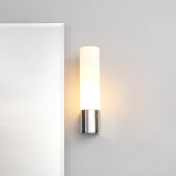 Lindby speillampe Melike, 27 cm, krom, IP44, stikkontakt Best