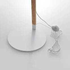 Lindby Tetja gulvlampe med trestav, hvit| Gulvlamper