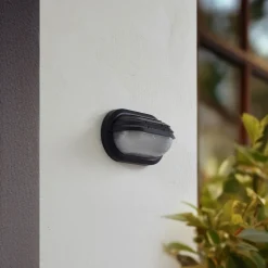 Lindby utendørs vegglampe Adita, svart, ABS, høyde 16,3 cm Clearance