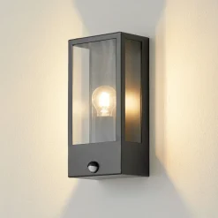 Lindby utendørs vegglampe Ilana, svart, sensor, IP44, E27 Outlet