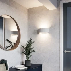 Lindby vegglampe Cassian, gips, 32 cm, hvit, halvsirkelformet