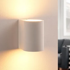 Lindby vegglampe Jannes, rund, hvit, gips, G9, lakkerbar New