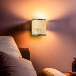 Lindby vegglampe Yaelle, 20 cm høy, rotting, svart, E27 Hot