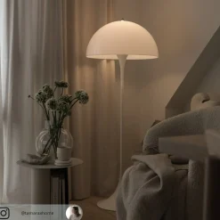 Louis Poulsen Panthella – designgulvlampe, opal| Gulvlamper