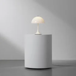 Louis Poulsen Panthella Portable 250 hvit 2 700 K| Dekorasjonsbelysning|Kommersiell Utebelysning