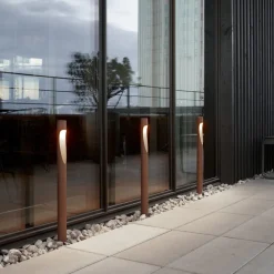 Louis Poulsen veilampe Flindt, 930, corten 70 cm sokkel 24 V| Gatebelysning, Pullert Belysning