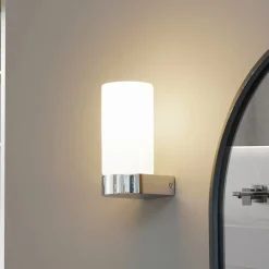 Lucande Basolo vegglampe til bad, krom, høyde 17,2 cm, glass| Vegglamper