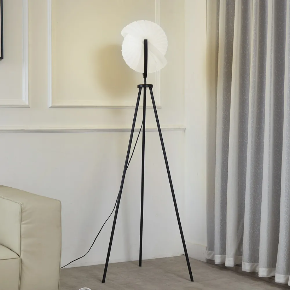 Lucande Helva gulvlampe, 150 cm, hvit/svart, svingbar Clearance