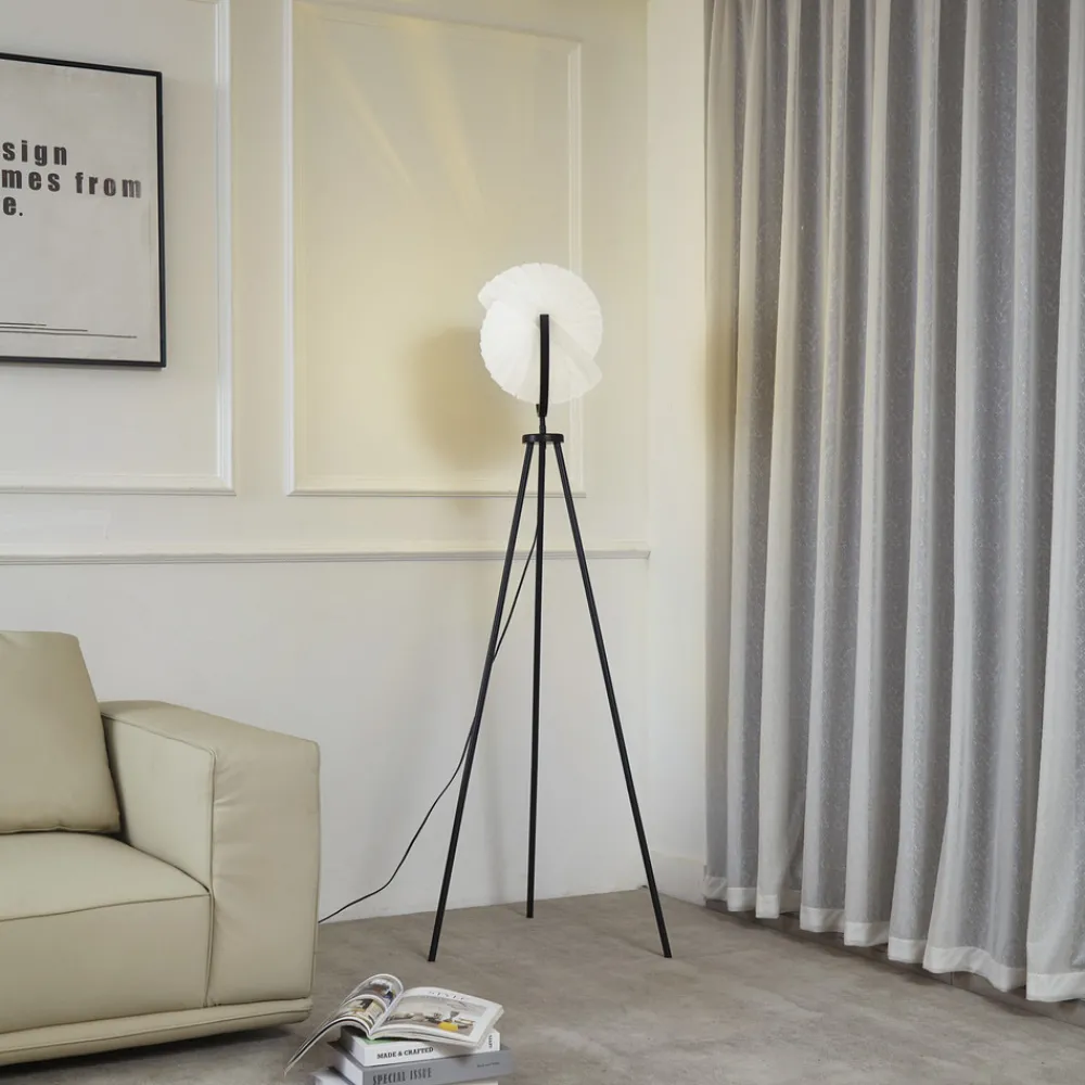 Lucande Helva gulvlampe, 150 cm, hvit/svart, svingbar Clearance