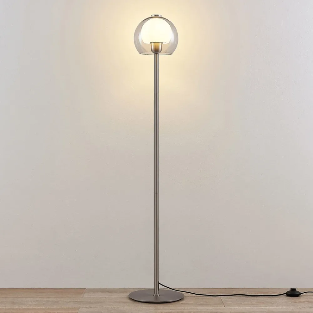 Lucande Kaiya gulvlampe med glassskjerm| Gulvlamper