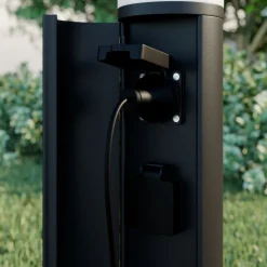 Lucande LED-sokkellampe Corban, grå, dør, stikkontakter, IP44 Best