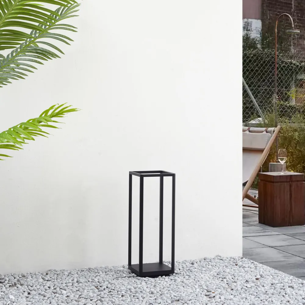 Lucande LED-sokkellampe Thorvid, høyde 50 cm, svart Online