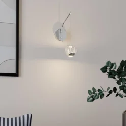 Lucande LED-vegglampe Hayley, kromfarget, glass, høyde 34 cm Hot