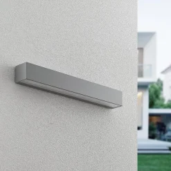 Lucande LED-vegglampe Lengo, 50 cm, sølv, 2 lyskilder, IP65| Kommersiell Utebelysning