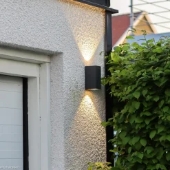 Lucande utendørs LED-vegglampe Tavi, høyde 15 cm, svart Hot