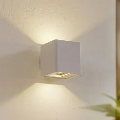 Lucande utendørs LED-vegglampe Aaron, hvit, IP54, opp/ned Discount