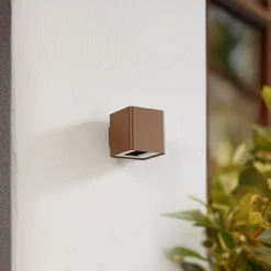 Lucande utendørs LED-vegglampe Aaron, brun, IP54, opp/ned Online