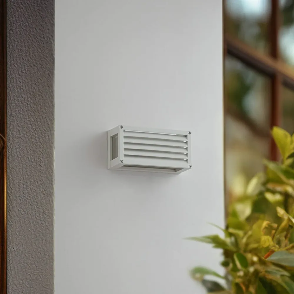 Lucande utendørs vegglampe Aurelien, hvit, 12 cm, stripe, IP54| Terrassebelysning|Vegglamper Utendørs