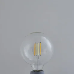 LUUMR Smart LED-pære klar E27 G125 7W Tuya WLAN CCT| E27 Pærer|Dimbar Led-Pære