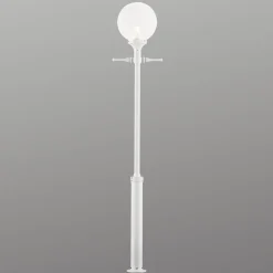 Konstsmide Lyktestolpe Orion i hvit med klar kuleskjerm| Lyktestolper