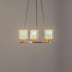 Lucea Lysekrone Ressa, Ø 44 cm, messing antikk, 3 lyskilder.| Lysekroner