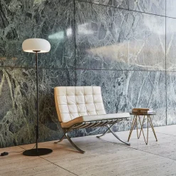 MARSET Vetra LED-gulvlampe, svart ramme| Gulvlamper