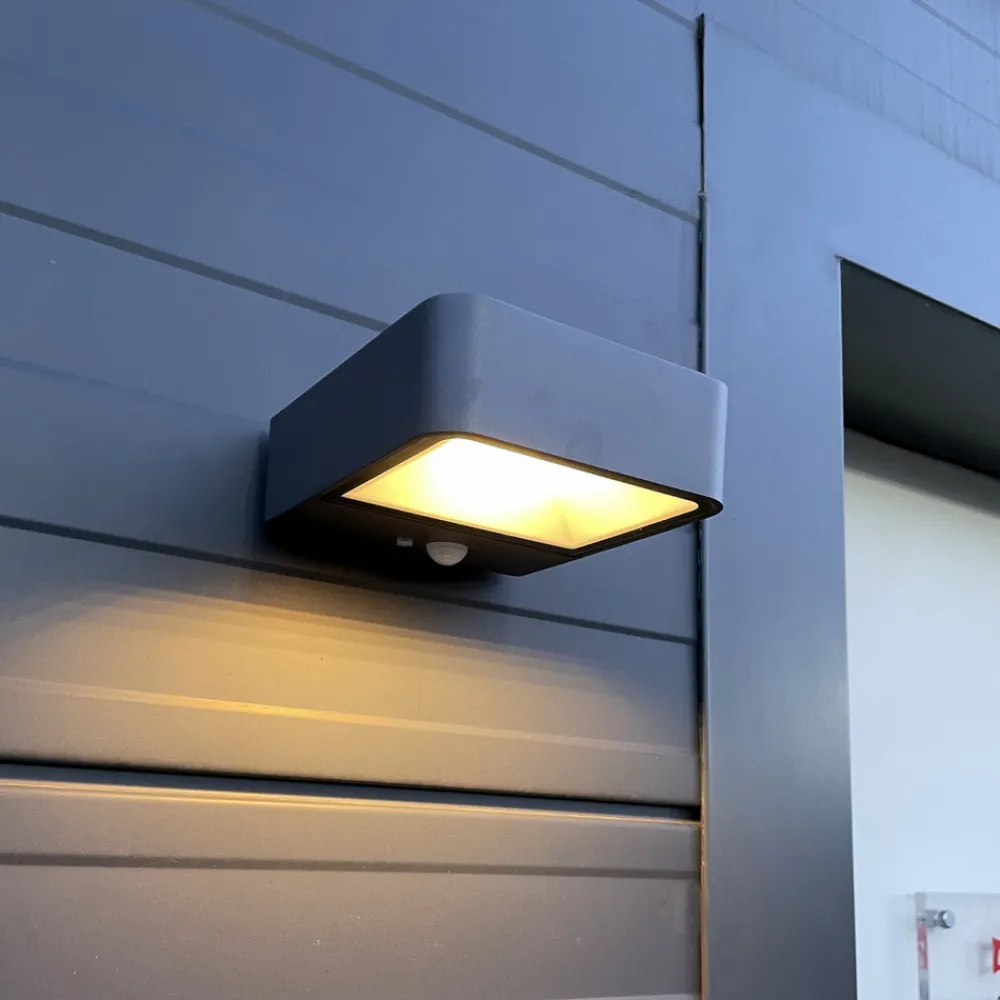 MEGATRON Wandia LED-solcellevegglampe, sensor Outlet