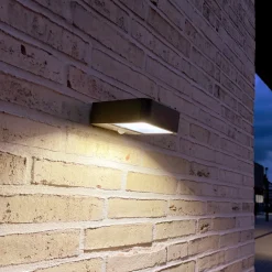 MEGATRON Wandia LED-solcellevegglampe, sensor Outlet