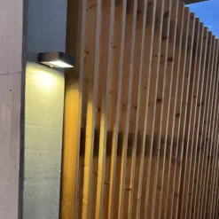 MEGATRON Wandia LED-solcellevegglampe, sensor Outlet