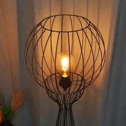 HELAM Mercure gulvlampe, svart, metall/plast, høyde 93 cm Hot