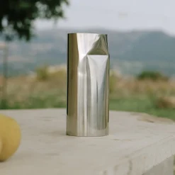 New Works Karaffel Pleat, 0,9 liter, stål, speilblankt| Møbel Og Interiør