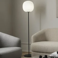 New Works Lantern Medium gulvlampe, høyde 150cm| Gulvlamper