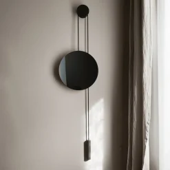 New Works speil Rise and Shine, svart, Ø 45 cm, glass Outlet