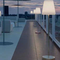 Newgarden Lola Slim 120 gulvlampe med solceller, antrasitt New