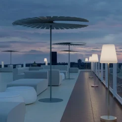 Newgarden Lola Slim 120 gulvlampe med solceller, antrasitt New