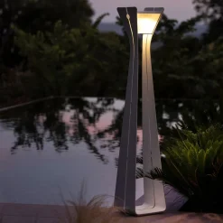 Les Jardins Osmoz LED-solcellelampe i aluminium, 175 cm, hvit| Solcellelamper