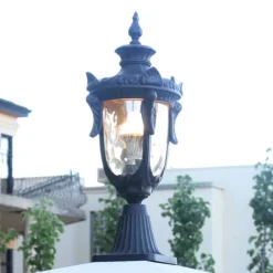 Elstead PHILADELPHIA sokkellampe i historisk design.| Sokkellamper