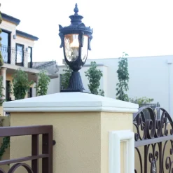 Elstead PHILADELPHIA sokkellampe i historisk design.| Sokkellamper