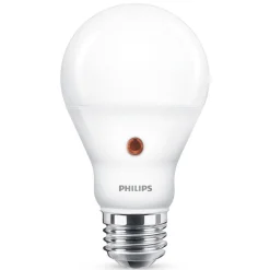Philips E27 LED-pære dag/natt-sensor 7,5 W 2700K Clearance