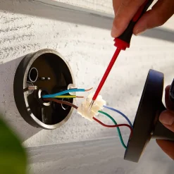 Philips Hue White+Color Econic vegglampe nede| Smarthus Utebelysning