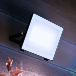 Philips utendørs LED-spot Lois UE flood, 24 W, 5000 K, IP65 Clearance