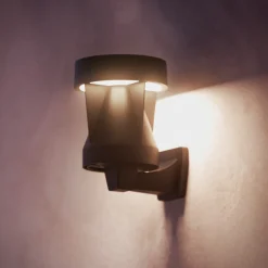 Philips utendørs LED-vegglampe Avery, svart, IP44 Outlet