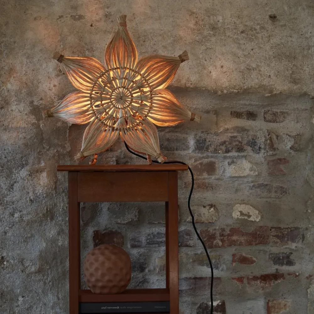 PR Home Agnes gulvstjerne av naturfiber| Julebelysning