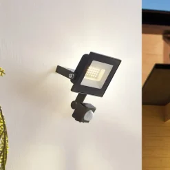 PRIOS Maikel utendørs LED-spot, 20W, 1500lm, metall, sensor| Kommersiell Utebelysning|Vegglamper Med Sensor