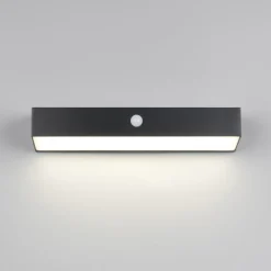 Reality Leuchten Solcelledrevet vegglampe Silves, svart, sensor, IP44 Online