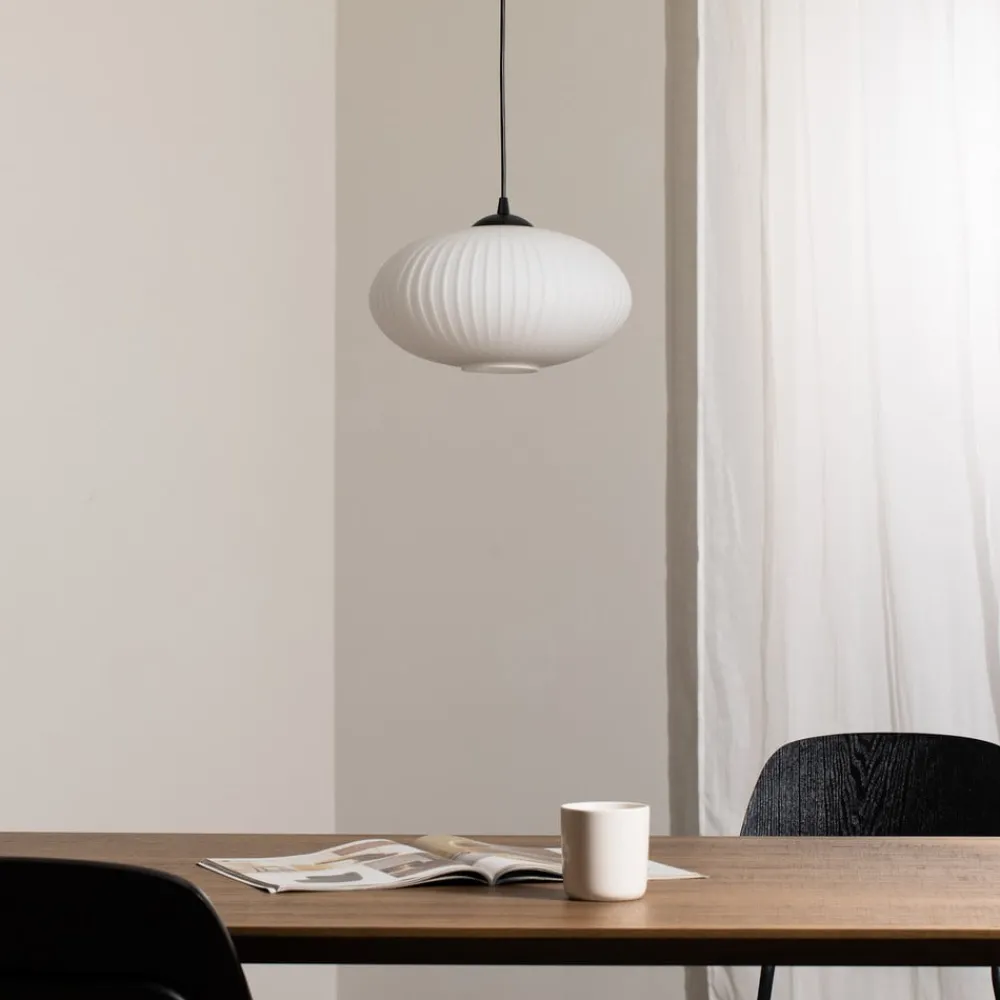 EMIBIG LIGHTING Spisebordslampe Coco, Ø 30 cm, svart/opal, glass| Pendellamper