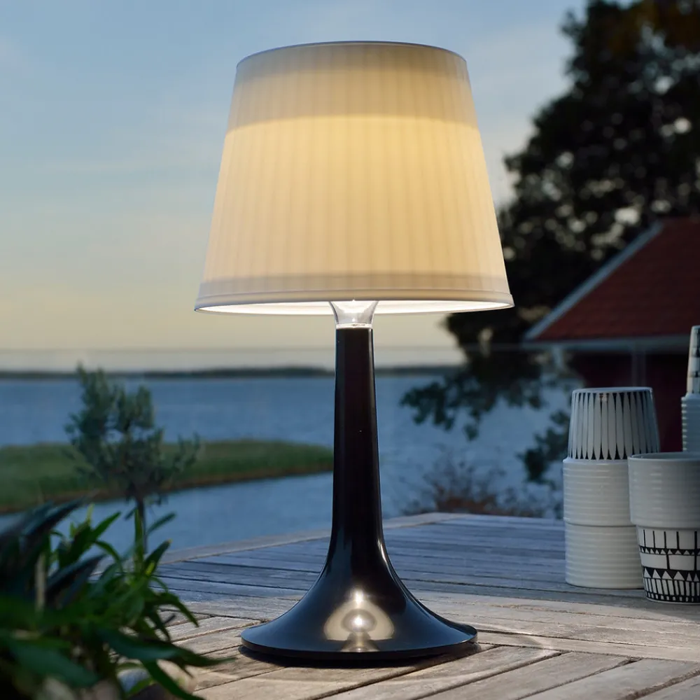 Konstsmide Svart solcelledrevet bordlampe Assisi Sitra m. LED Best
